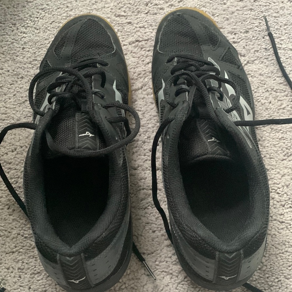 Mizuno volleyball shoes